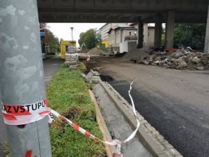 Vrahovice kvůli opravám výpadovky zuří a město mluví o fušeřině. Kraj tvrdí, že je vše v pořádku