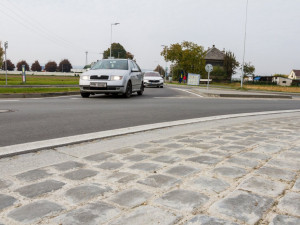 Nová okružní křižovatka v Mohelnici ulehčí dopravě na vytíženém obchvatu