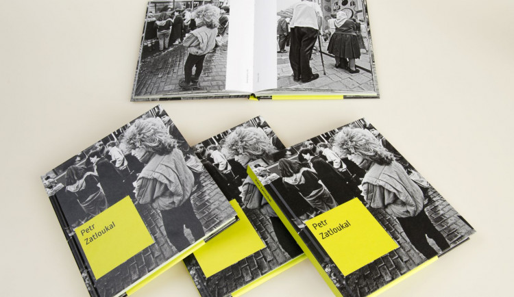 Galerie města Olomouce otevřela výstavu fotografií Petra Zatloukala