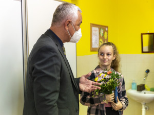 Viktorka Kudrnová z Olomouce převzala ocenění od hejtmana Olomouckého kraje Josefa Suchánka