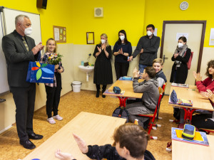 Viktorka Kudrnová z Olomouce převzala ocenění od hejtmana Olomouckého kraje Josefa Suchánka