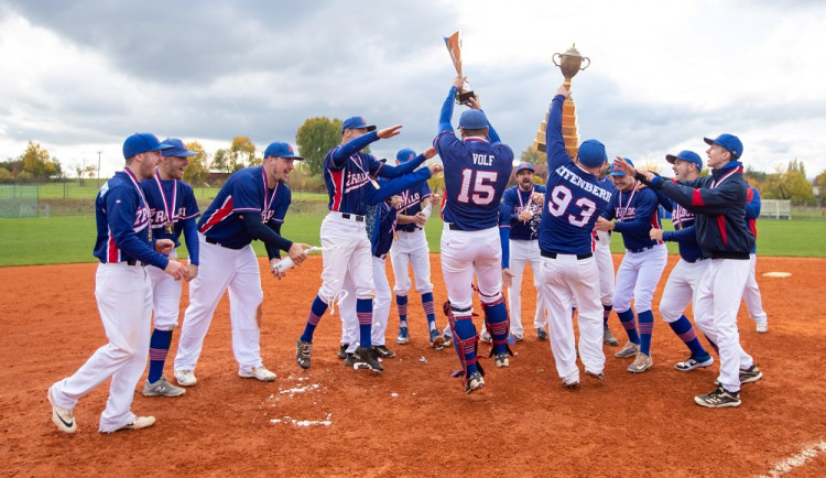 Softbalisté z Ledenic ovládli extraligu. V rozhodujícím utkání porazili Chomutov