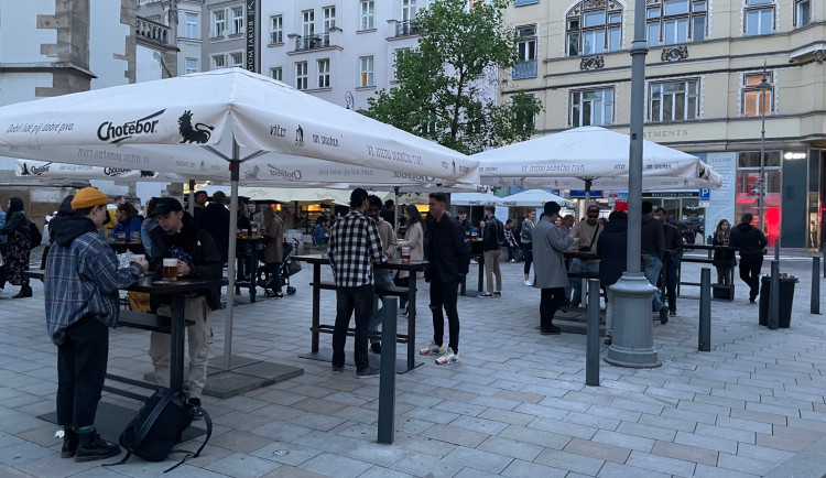 Novinka v Brně. Kavárny a hospody otevřou venkovní zahrádky i v zimě