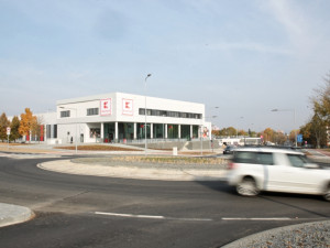Nový Kaufland v Olomouci nabízí přes 4000 metrů prodejní plochy a 325 parkovacích míst