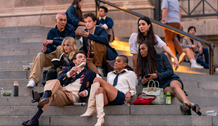 size3-16354320033075-60-gossip-girl-2021