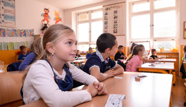 size3-16305901521621-231-testovani-ve-skolach-v-plzenskem-kraji-zatim-odhalilo-jedno-mozne-ohnisko