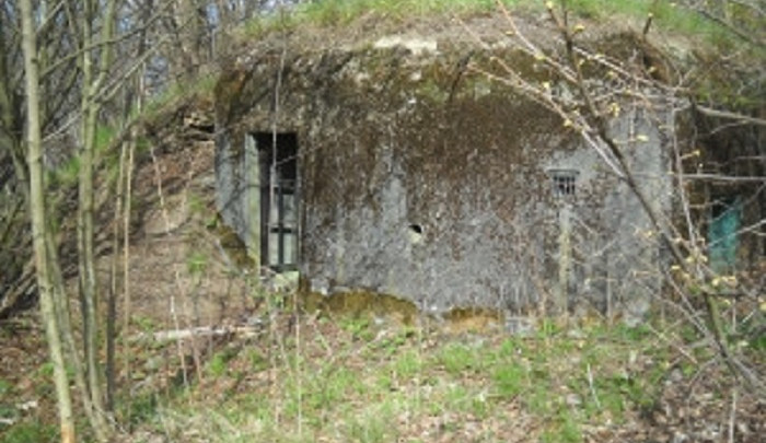 Zájemci si mohou koupit bunkr u Starého Města nebo malý pozemek na Olomoucku