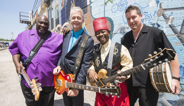 LilEd_5402_byPaulNatkin