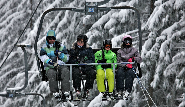 size3-16362390043233-231-letosni-lyzovani-v-tuzemsku-podrazi-omezeni-na-sjezdovkach-se-bude-tykat-hlavne-neockovanych