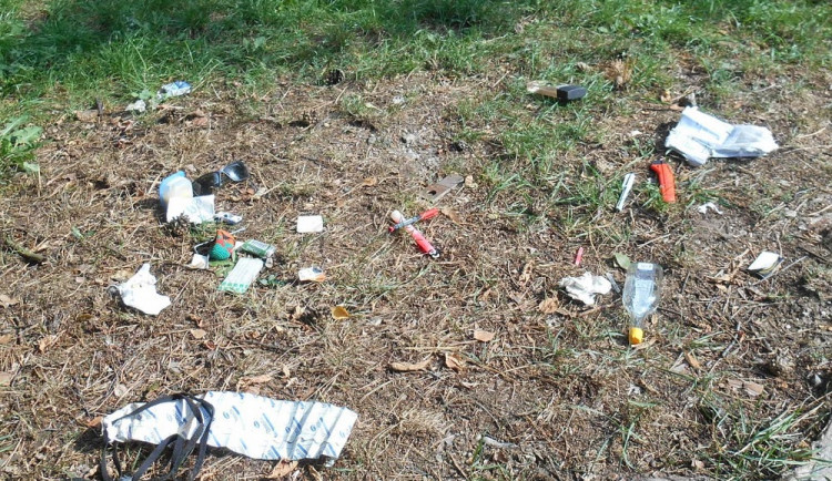 Strážníci v Budějovicích letos posbírali 786 injekčních stříkaček