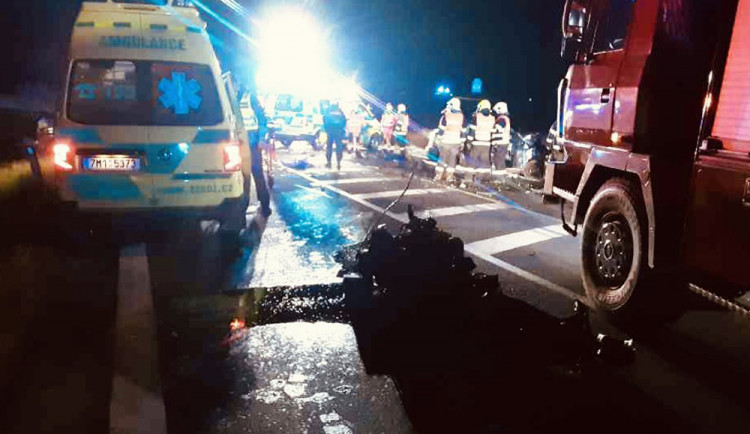 Při tragické nehodě u Nemilan přišli o život tři lidé