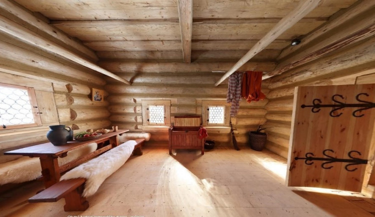 Archeoskanzen v Trocnově nabízí virtuální prohlídku. Ukazuje sklep či ložnici