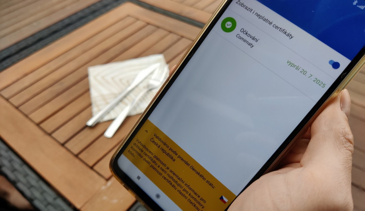 size3-16375932088881-207-policie-se-zabyva-prodejem-falesnych-certifikatu-prodavajicim-i-kupujicim-hrozi-az-tri-roky-za-mrize