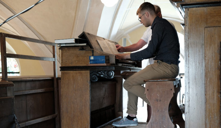 Lidé si mohou adoptovat varhany ze sobotínského kostela, přispějí na opravu