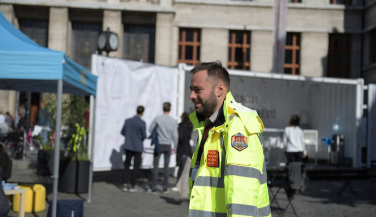 Rušit vánoční trhy ze dne na den je vrchol ignorance vůči živnostníkům, říká radní Chabr