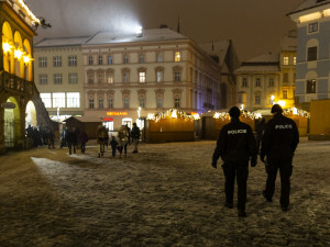 Olomoucké vánoční trhy se ponořily do tmy a lidé odešli. Je to velké zklamání, říkají pořadatelé