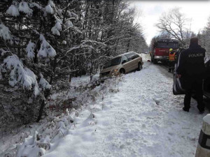 Vydatné sněžení po celý víkend komplikuje dopravu napříč Olomouckým krajem