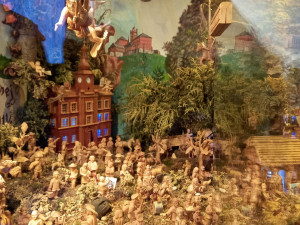 Proslulý betlém v Lošticích má další moravskou celebritu, básníka Wolkera