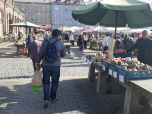 Město Olomouc bude tržnici zatím provozovat samo. Benýška vyloučilo