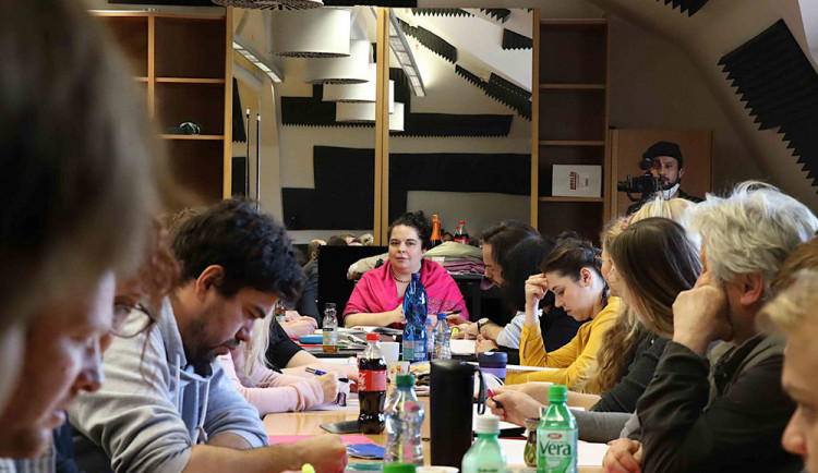 Zahajovací zkouška inscenace Rok na vsi v Moravském divadle Olomouc