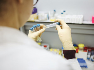 Kraj zajistil pro desítku škol PCR testy. Chce přesnější přehled o nákaze