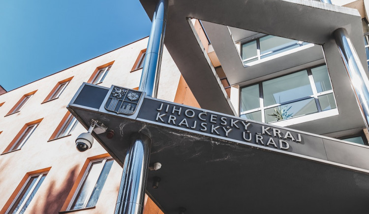 Jihočeský kraj počítá pro příští rok se schodkem rozpočtu 1,4 miliardy. Do čeho se bude investovat?