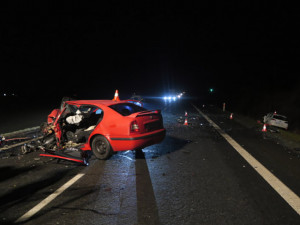 Čelní srážka u Horní Moštěnice: jeden z řidičů při nehodě zemřel