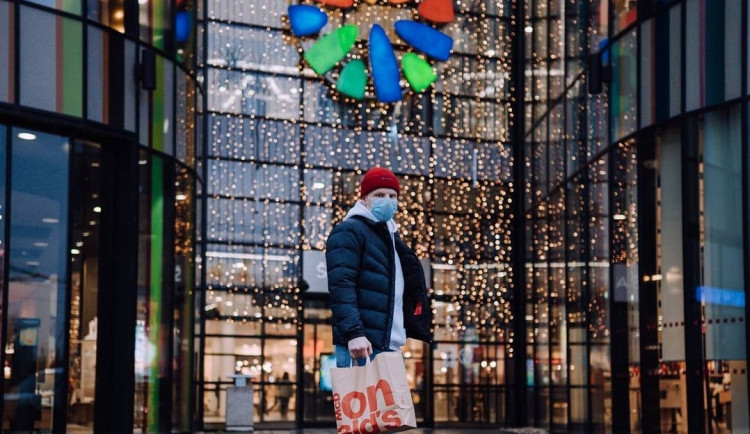 Olomouckému nákupnímu centru Galerie Šatovka loni mírně klesly tržby