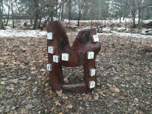 Petice nesouhlasí s bytovou výstavbou u lesoparku Houčela. Odpůrci plánují protestní pochod