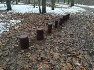 Petice nesouhlasí s bytovou výstavbou u lesoparku Houčela. Odpůrci plánují protestní pochod