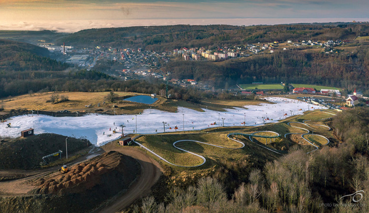 Skiareál Hlubočky u Olomouce na začátku roku 2022