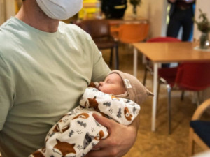 První Olomoučánek letošního roku se narodil doma. Matteo měl 3 370 gramů