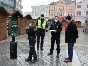 Na náměstí v Přerově zloději vykradli pokladničku na dobročinné účely. I tak zůstalo přes 30 tisíc korun