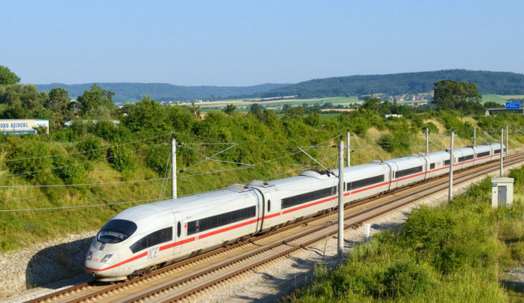 Projektanti začnou pracovat na vysokorychlostní trati z Hranic na Ostravu. Vlaky mají vyjet v roce 2029