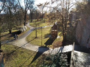 Olomoucké Bezručovy sady mají novou zvoničku. Jde o věrnou repliku původní