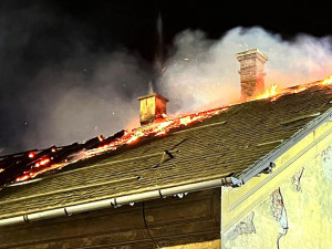 Požár opuštěné budovy v areálu nádraží ve Šternberku