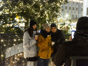 Vánoční strom byl dominantou zimního jarmarku