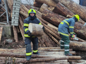 V Prosenicích se srazily dva nákladních vlaky. Doprava na Ostravu je přerušená