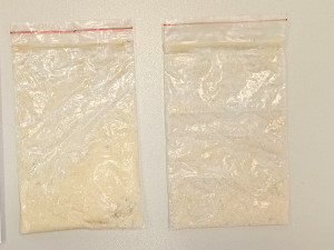 Zadržený muž převážel 25 gramů pervitinu, sáčky tzv. dealeráky, kapesní váhu a finanční hotovost