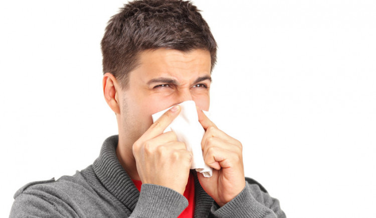 size3-16424214938122-139-omikron-a-delta-cim-se-od-sebe-lisi-a-je-mozne-onemocnet-obema-variantami-soucasne