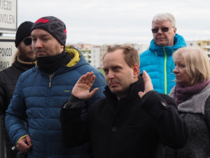 Patnáct set lidí je proti výstavbě u lesoparku Houčela. Odmítají kšefty s územním plánem