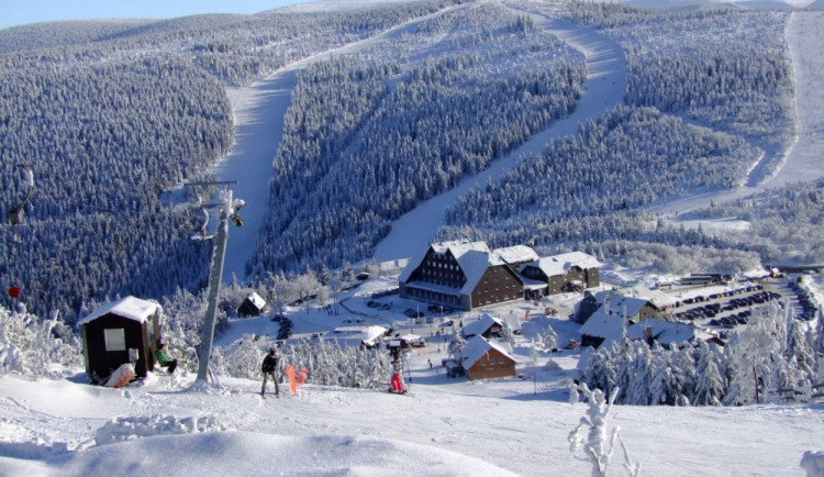 size4-16330279100876-124-na-cervenohorskem-sedle-stavi-novou-lanovku-otevrit-by-se-mela-na-sezonu