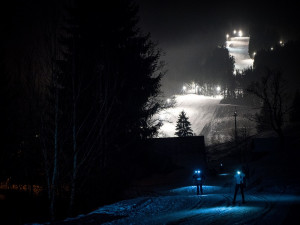 Velké Karlovice lákají 5. února na běžkařský závod Noční stopa Valachy, sněhu je dost