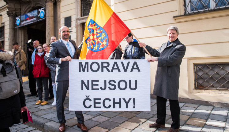 size3-16431217938244-60-moraviste-se-zlobi-kvuli-chystane-ankete-o-celonarodniho-ptaka-pisi-kvuli-tomu-do-prahy