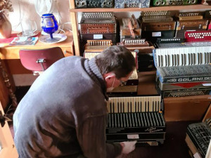 V Litovli se připravuje prezentace rozsáhlé sbírky harmonik a heligonek místního občana Jiřího Sedláčka