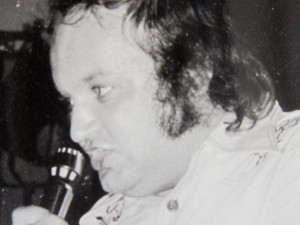 Rodina disidenta Petra Hanzlíka (na snímku) zažila komunistickou perzekuci. Pavla Bureše z bývalé StB Prostějov za to potrestal soud podmínkou