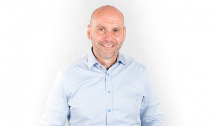 size3-size4-15921372138146-2-dalibor-uhlir-verim-v-konzervativni-hodnoty-a-zdravy-selsky-rozum-ktery-se-ze-spolecnosti-nejak-vytr