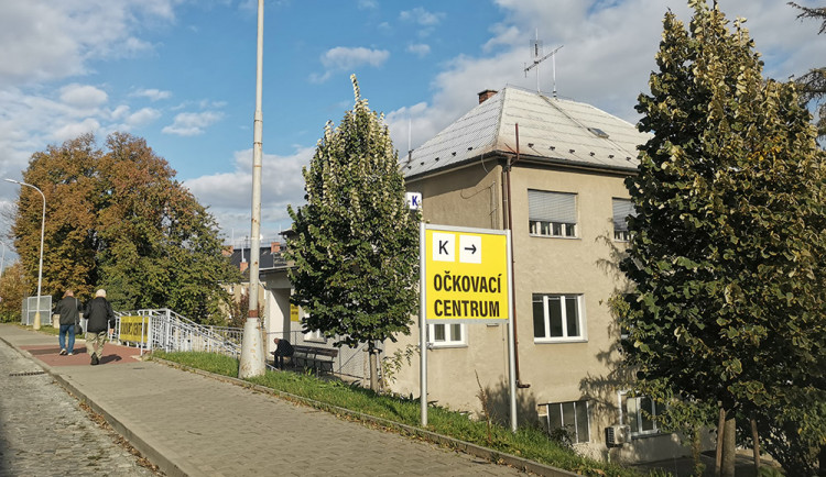 Zájem o covidovou vakcínu klesá. FN Olomouc zkrátí provozní dobu očkovacího místa