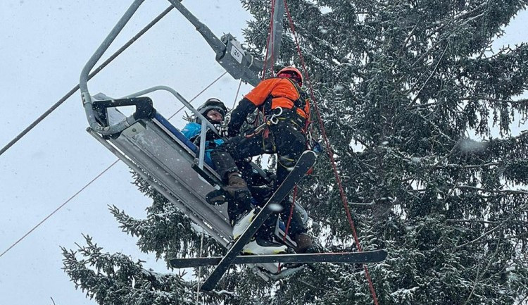 Lanovka v Přemyslově se znovu rozjela, příčinou poruchy byl pokles tlaku dusíku v brzdách