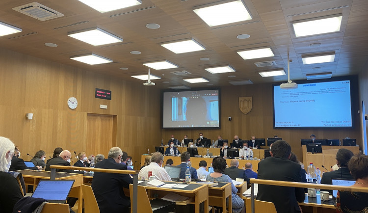 Budějovice pošlou příspěvek na ukrajinský vojenský hřbitov